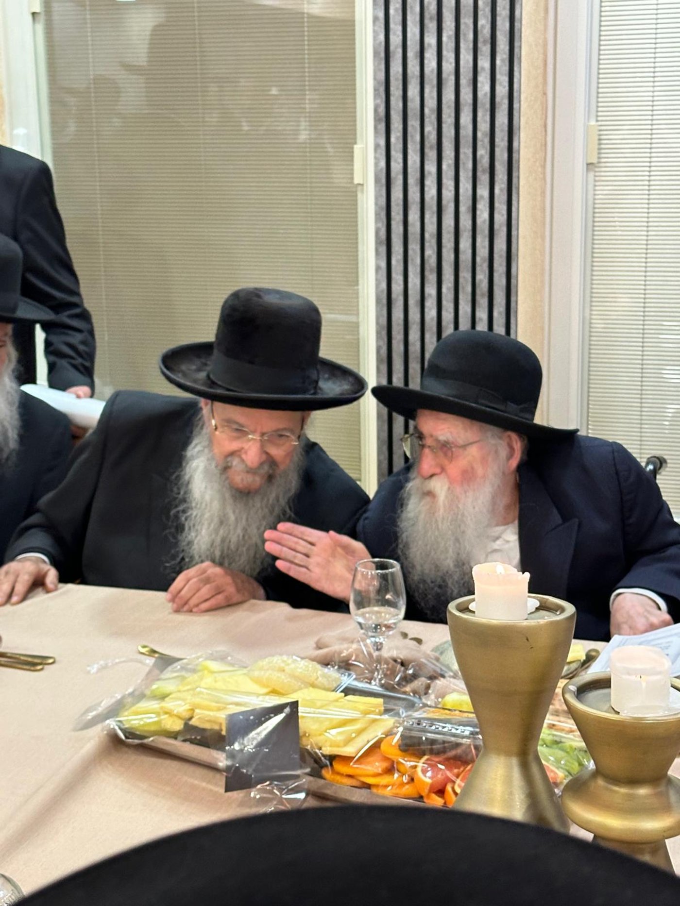 איש היראה הגה"צ רבי משה חיים אריה זצ"ל עם המקובל הגאון רבי יעקב הלל