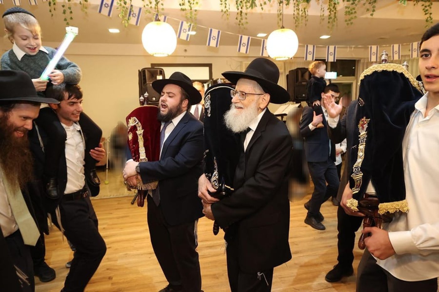 הכנסת ספר תורה