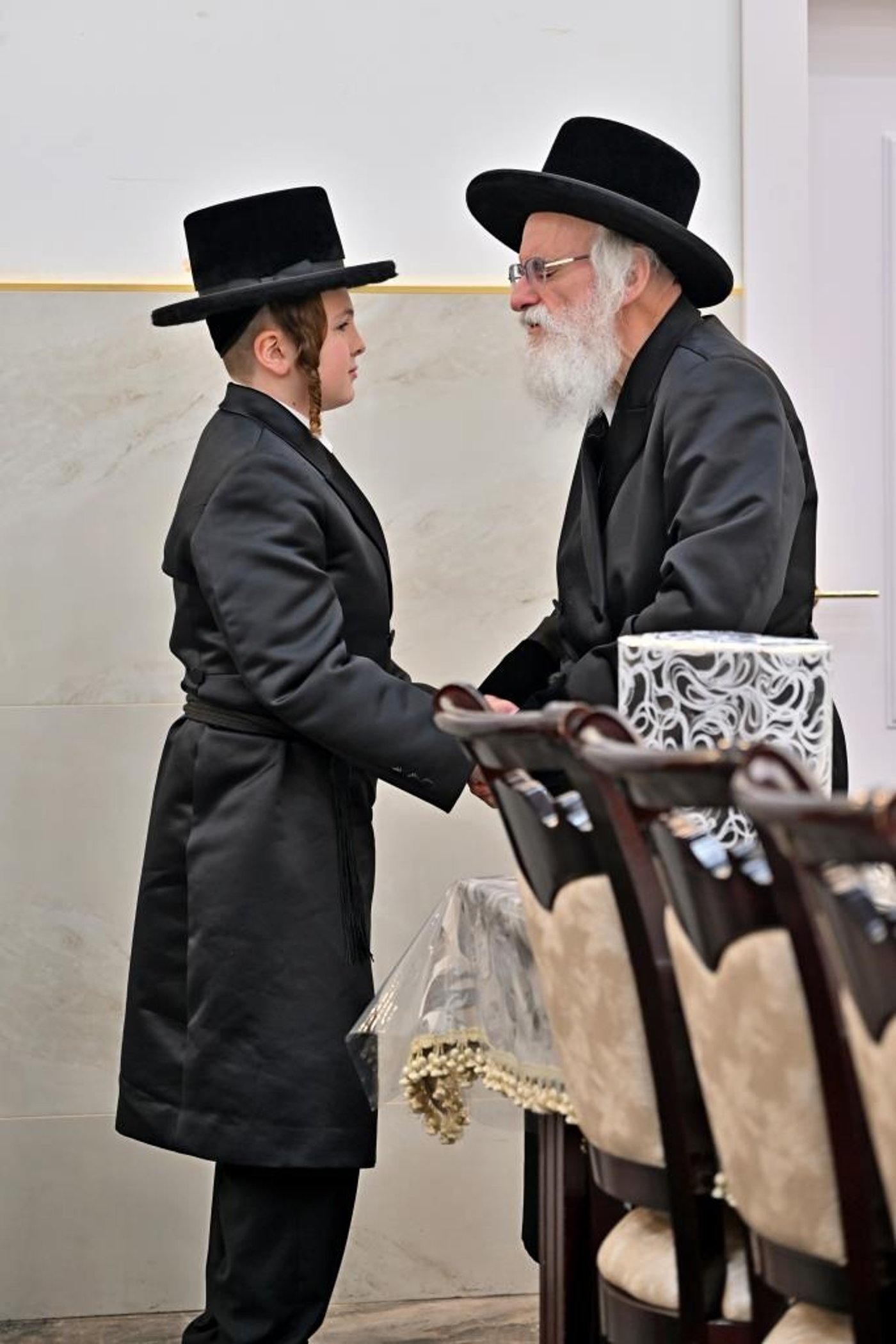 בר מצווה לבן הרב חיים מאיר מרקוביץ, אצל האדמו"ר מויזניץ