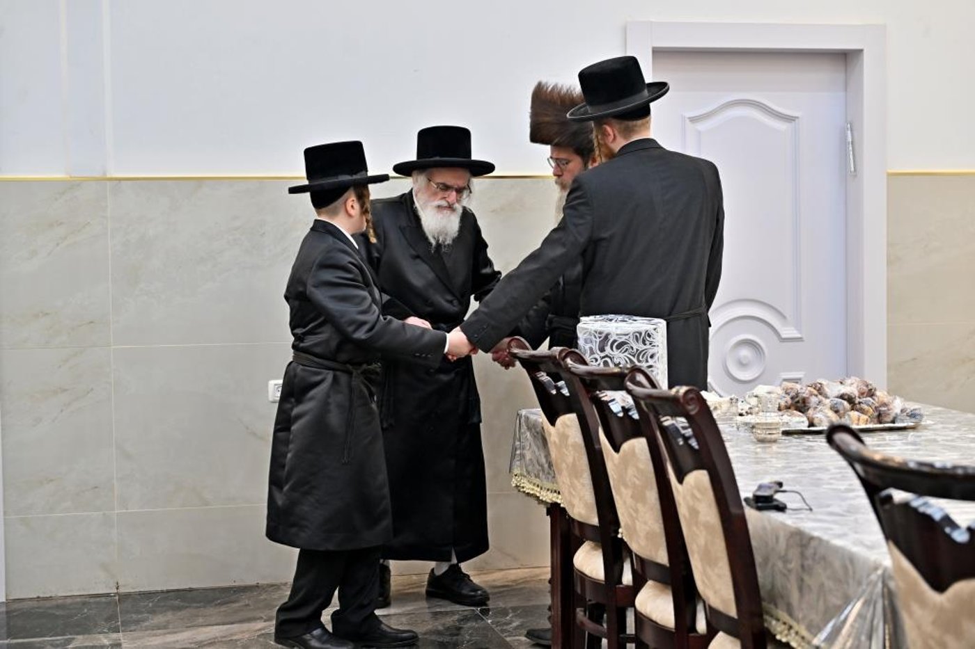 בר מצווה לבן הרב חיים מאיר מרקוביץ, אצל האדמו"ר מויזניץ