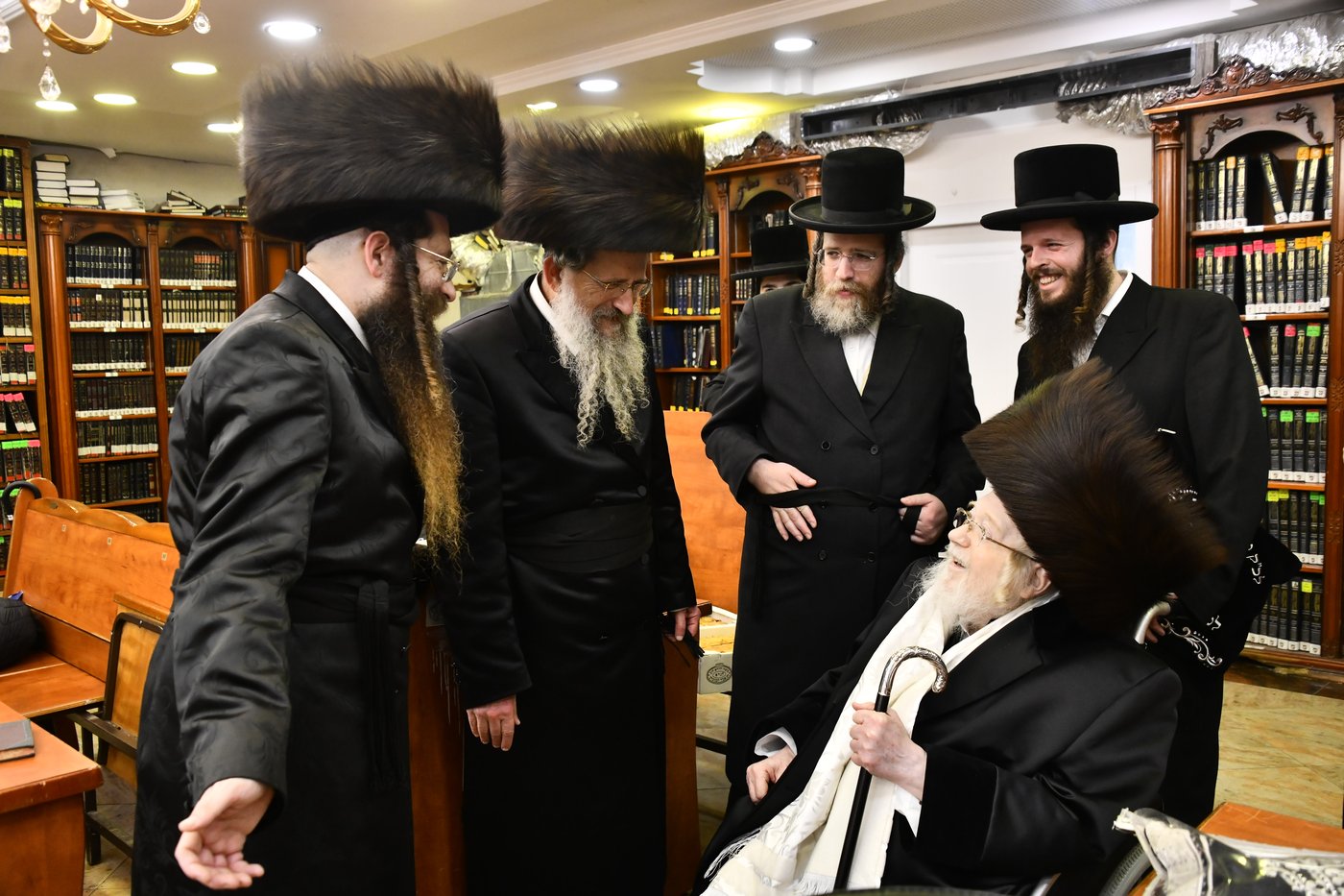 שמחת הברית בחצרות קרעטשניף - פרמשילאן - ספינקא