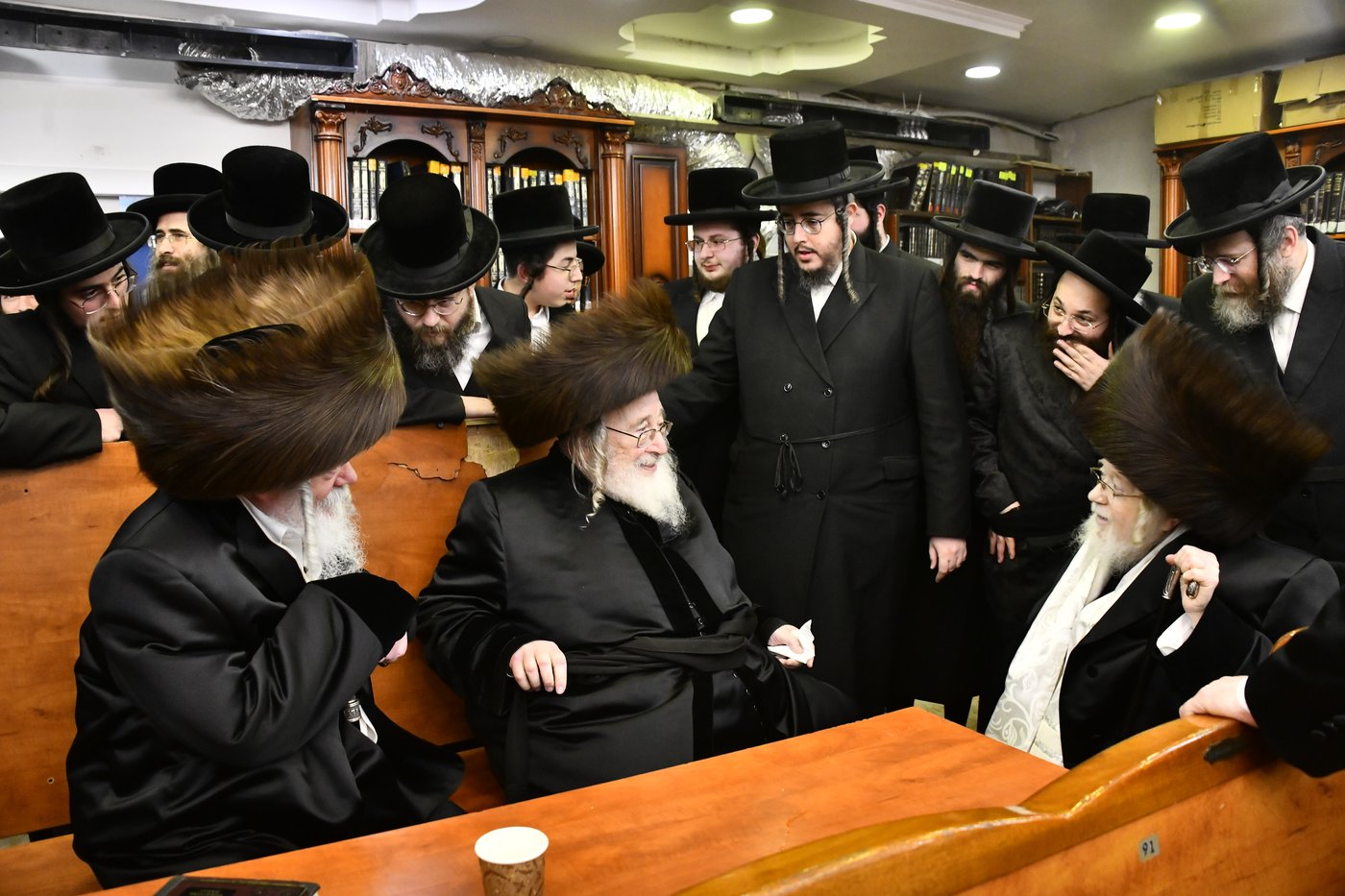 שמחת הברית בחצרות קרעטשניף - פרמשילאן - ספינקא