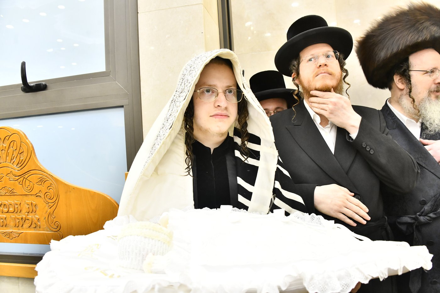 שמחת הברית בחצרות קרעטשניף - פרמשילאן - ספינקא