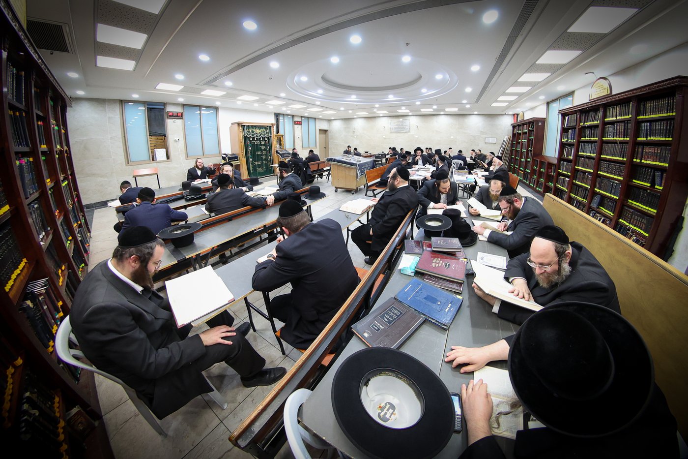 מעמד הסיום אצל הגה"צ רבי חיים צבי מייזליש