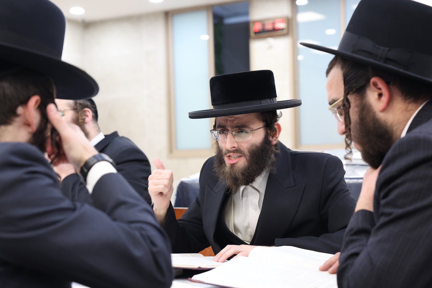 מעמד הסיום אצל הגה"צ רבי חיים צבי מייזליש