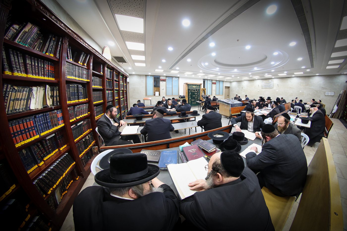 מעמד הסיום אצל הגה"צ רבי חיים צבי מייזליש