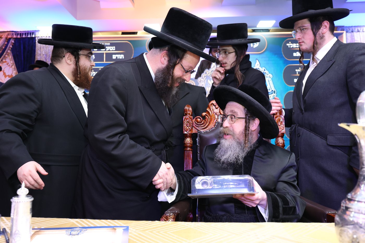 הדינר לטובת קרעטשניף סיגעט