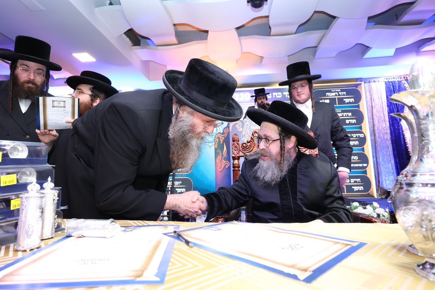 הדינר לטובת קרעטשניף סיגעט