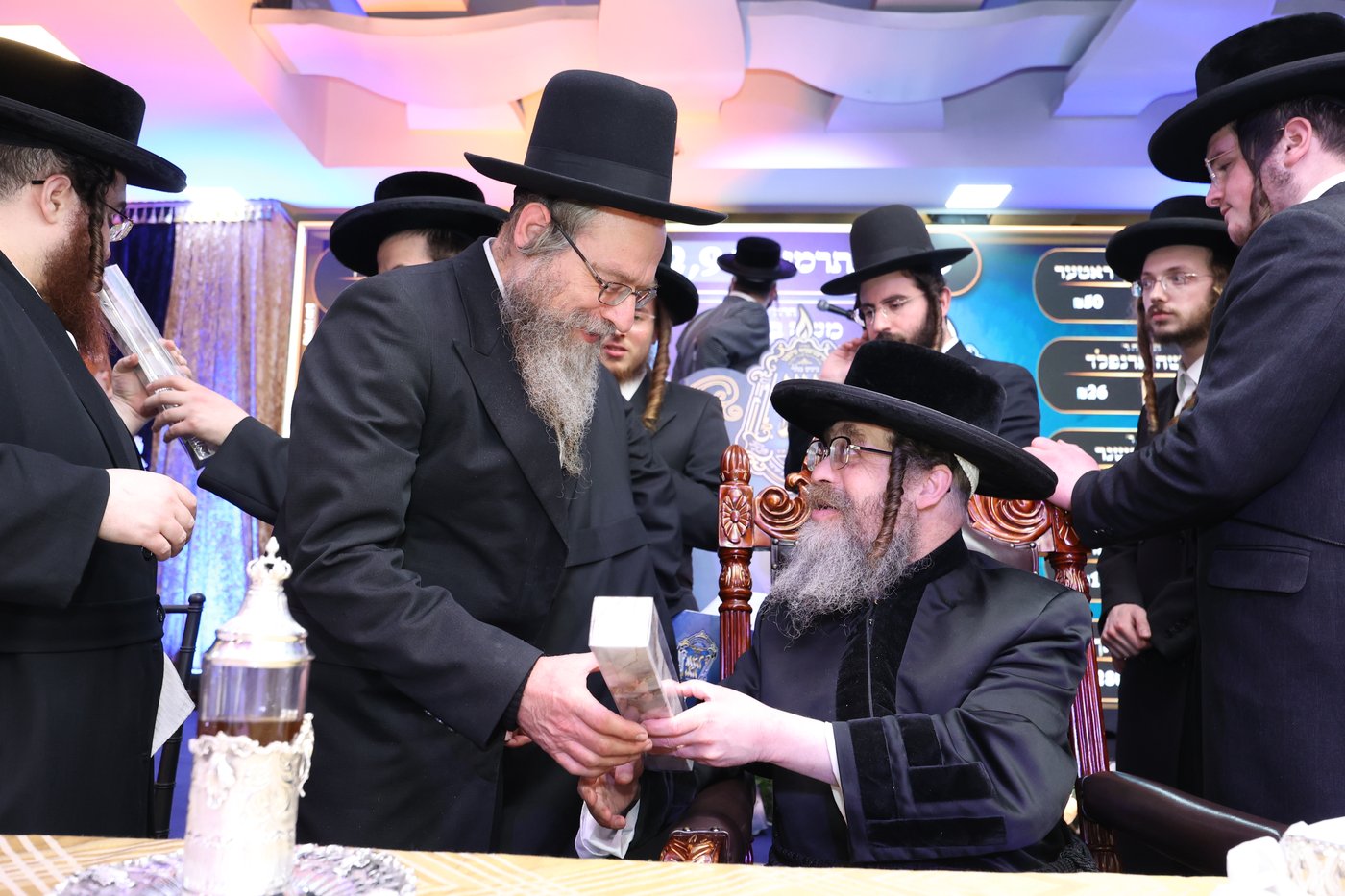 הדינר לטובת קרעטשניף סיגעט