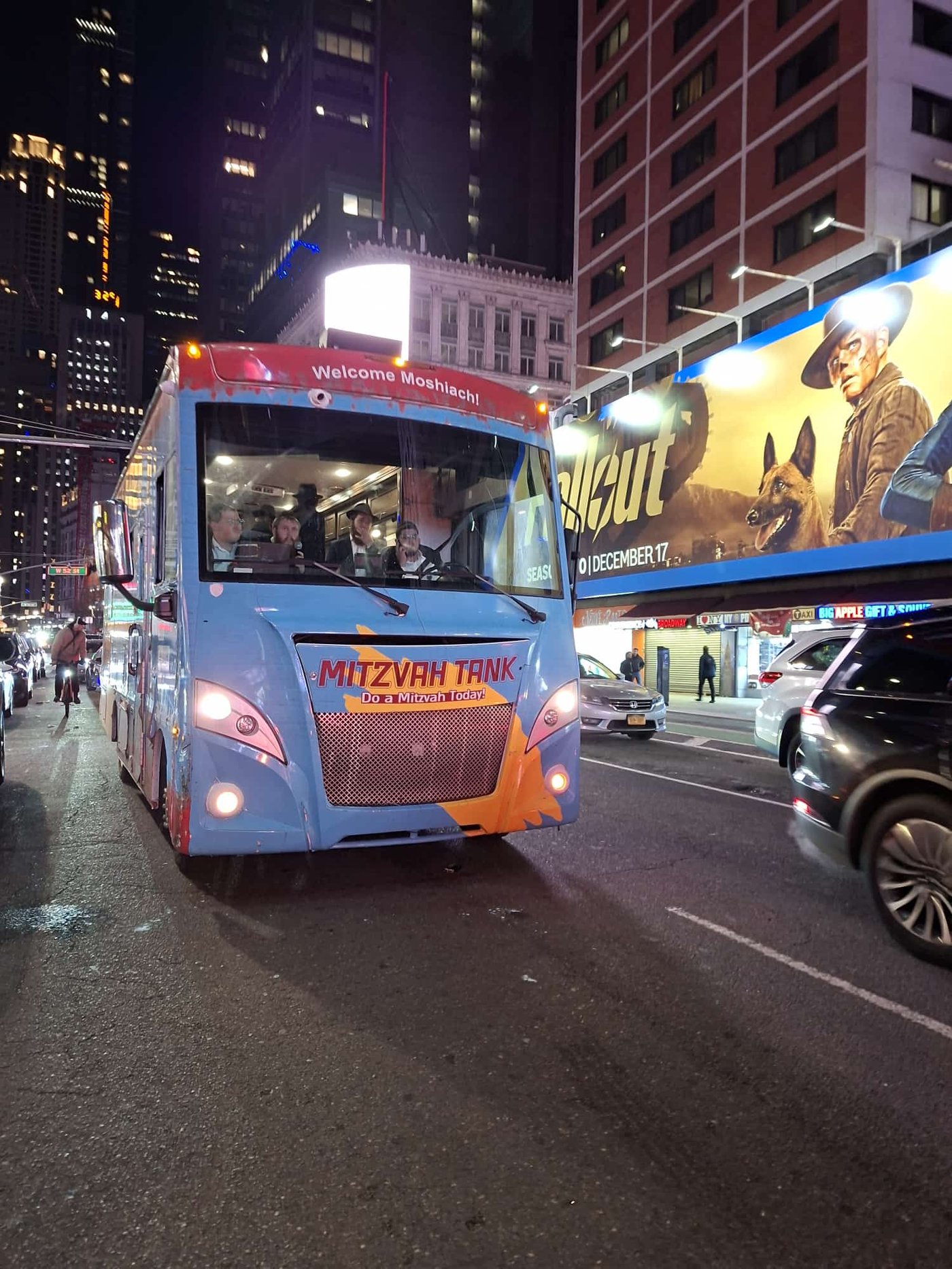 רכב יהדות של חסידי חב"ד במנהטן
