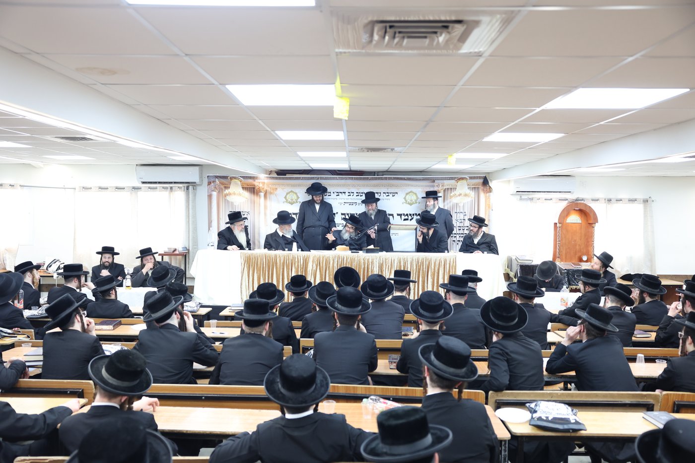 הגרח"צ טייטלבוים בקוממיות