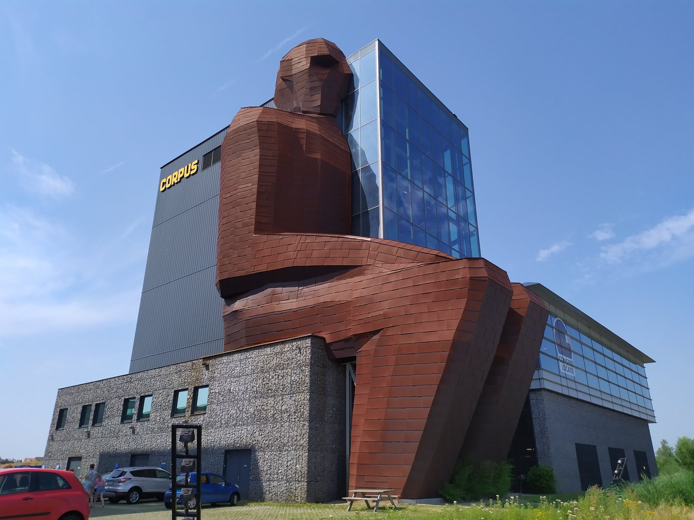 הענק הכתום: מוזיאון גוף האדם בהולנד שלא מפסיק למשוך תיירים 