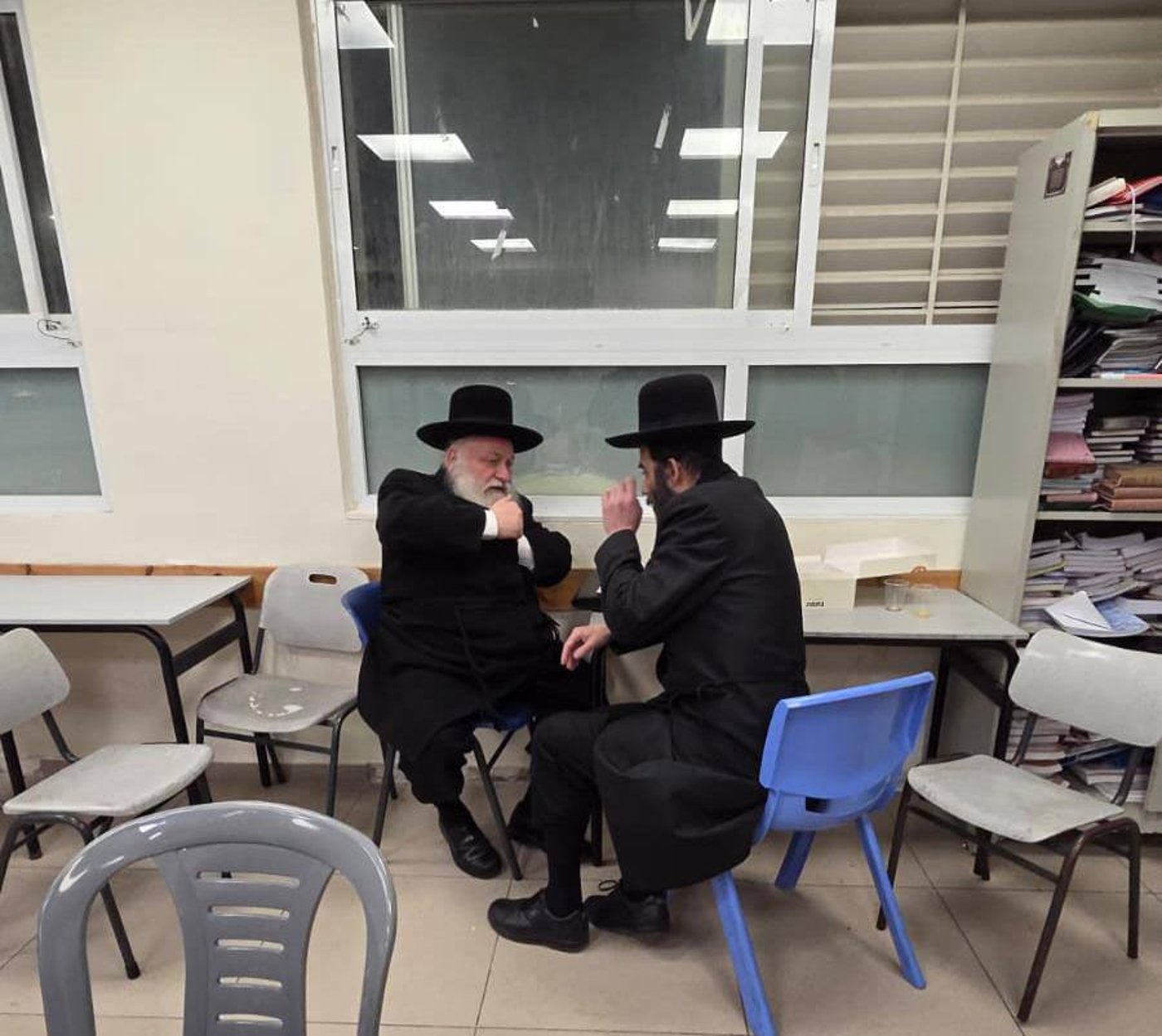 ממתינים בחוץ: בבצ׳יק וגולדקנופף