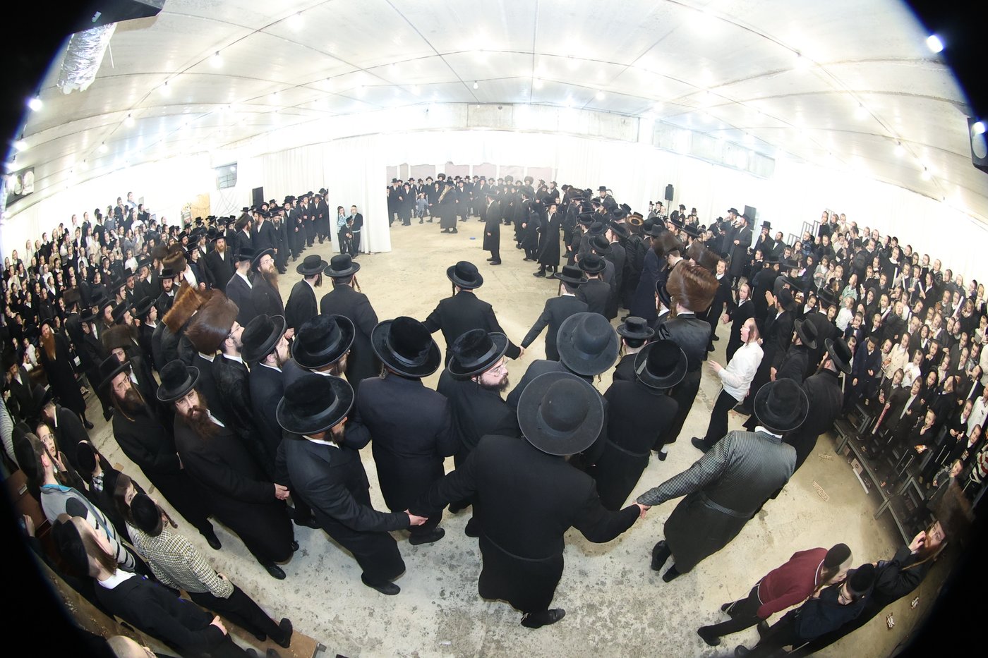 הכנסת ס"ת לע"נ האברך ר' מרדכי יואל פעקעטע זצ"ל