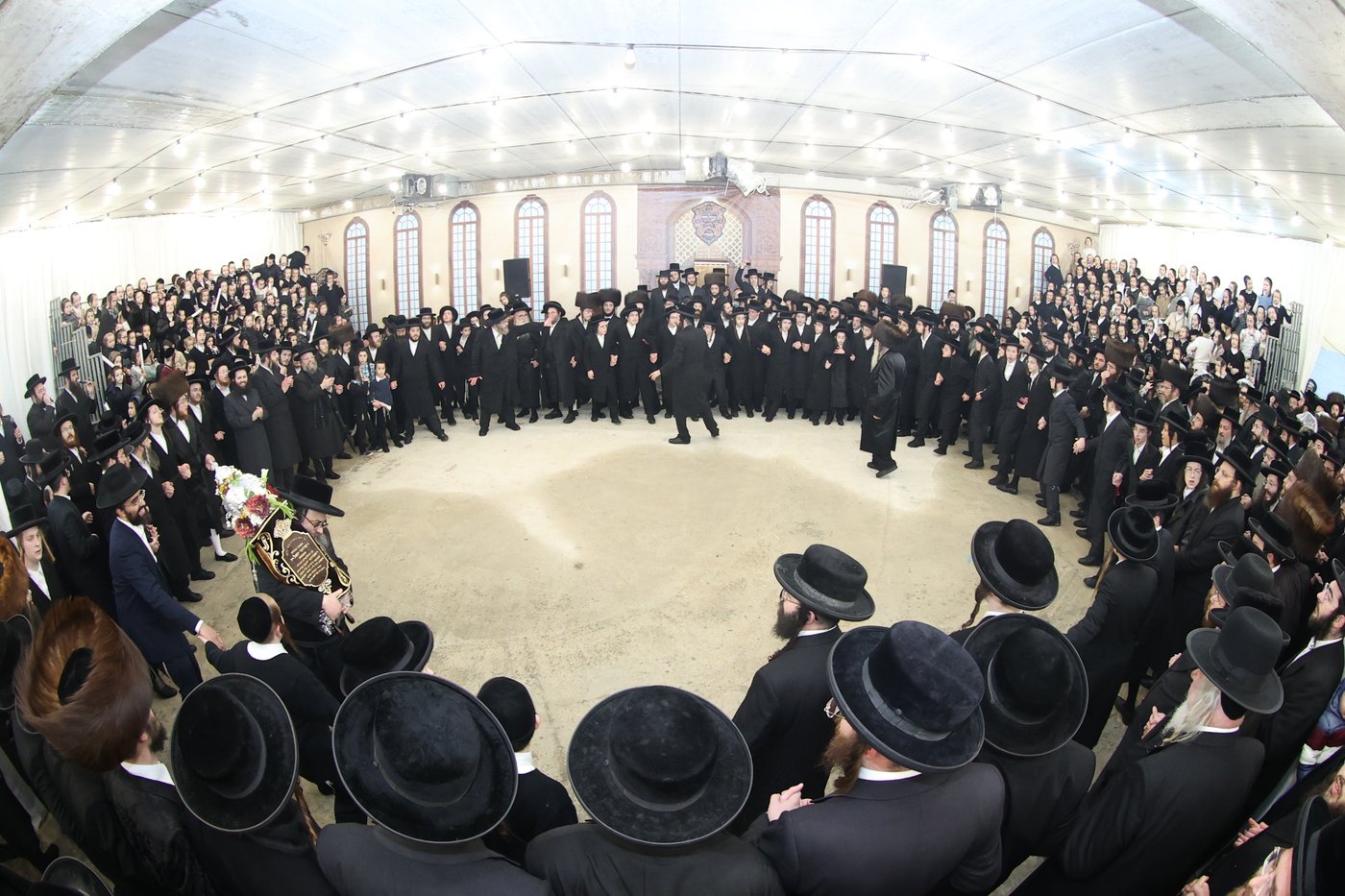 הכנסת ס"ת לע"נ האברך ר' מרדכי יואל פעקעטע זצ"ל