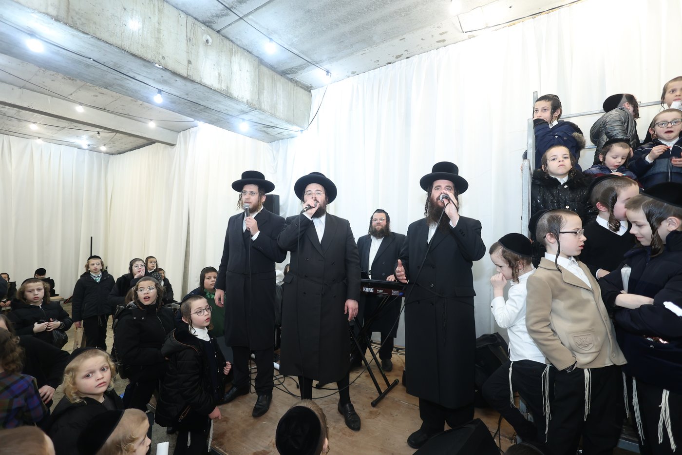 הכנסת ס"ת לע"נ האברך ר' מרדכי יואל פעקעטע זצ"ל