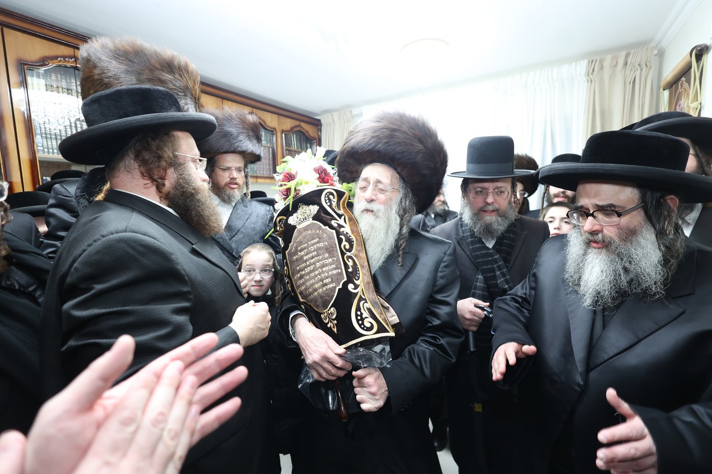 הכנסת ס"ת לע"נ האברך ר' מרדכי יואל פעקעטע זצ"ל