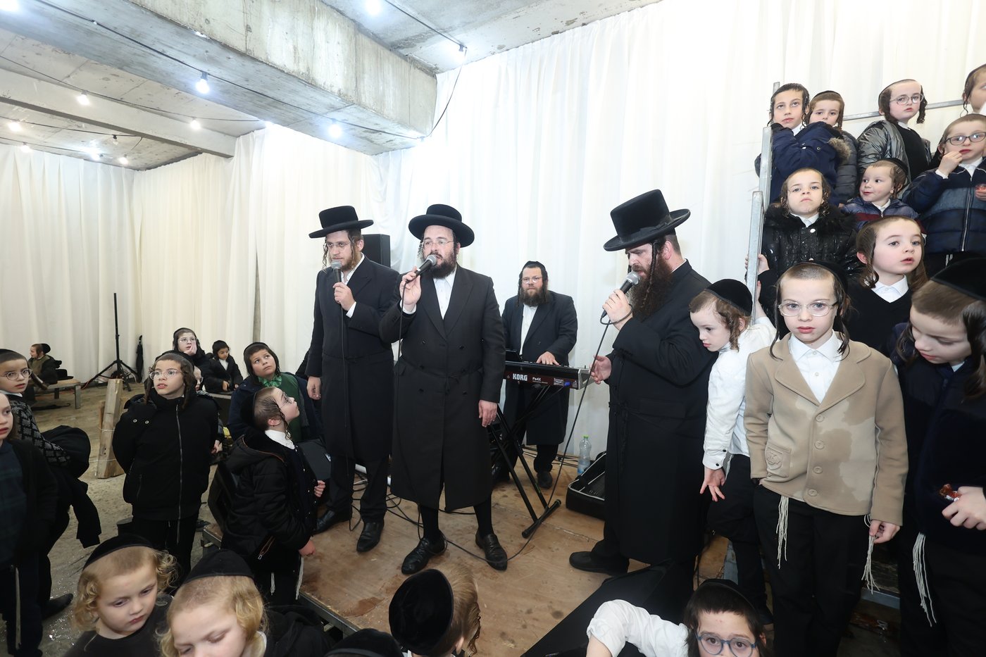 הכנסת ס"ת לע"נ האברך ר' מרדכי יואל פעקעטע זצ"ל