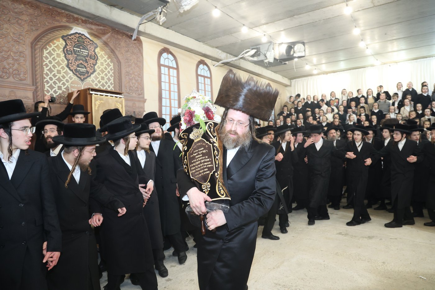 הכנסת ס"ת לע"נ האברך ר' מרדכי יואל פעקעטע זצ"ל