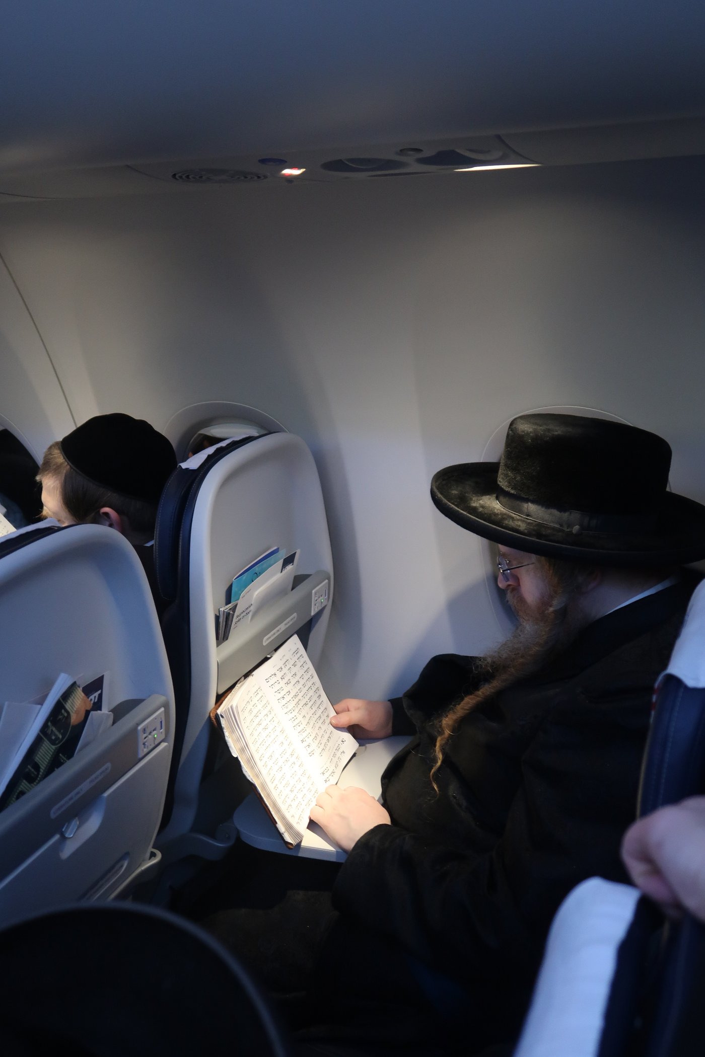 האדמו"ר משומרי אמונים במסע הקודש לפולין