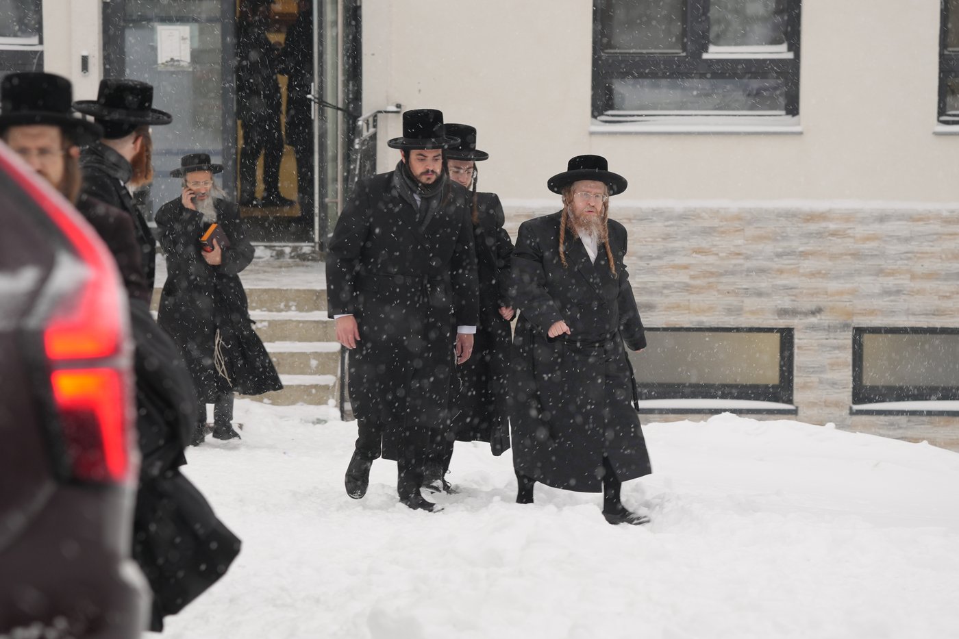 האדמו"ר משומרי אמונים במסע הקודש לפולין