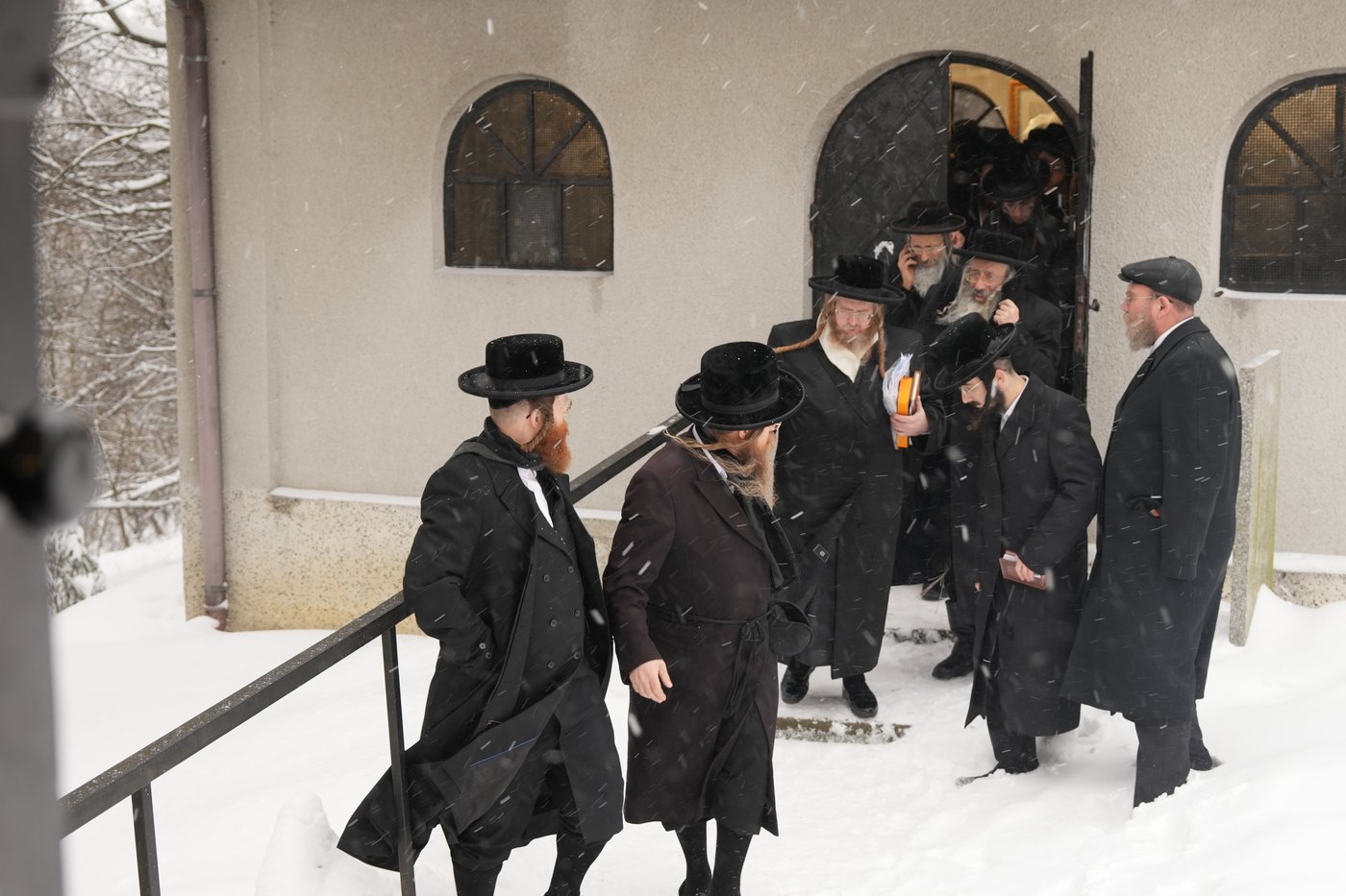 האדמו"ר משומרי אמונים במסע הקודש לפולין