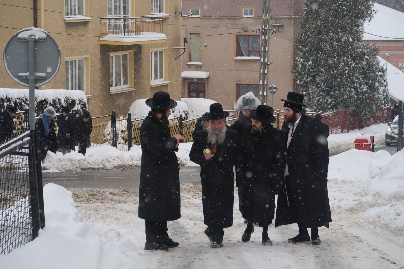 האדמו"ר משומרי אמונים במסע הקודש לפולין