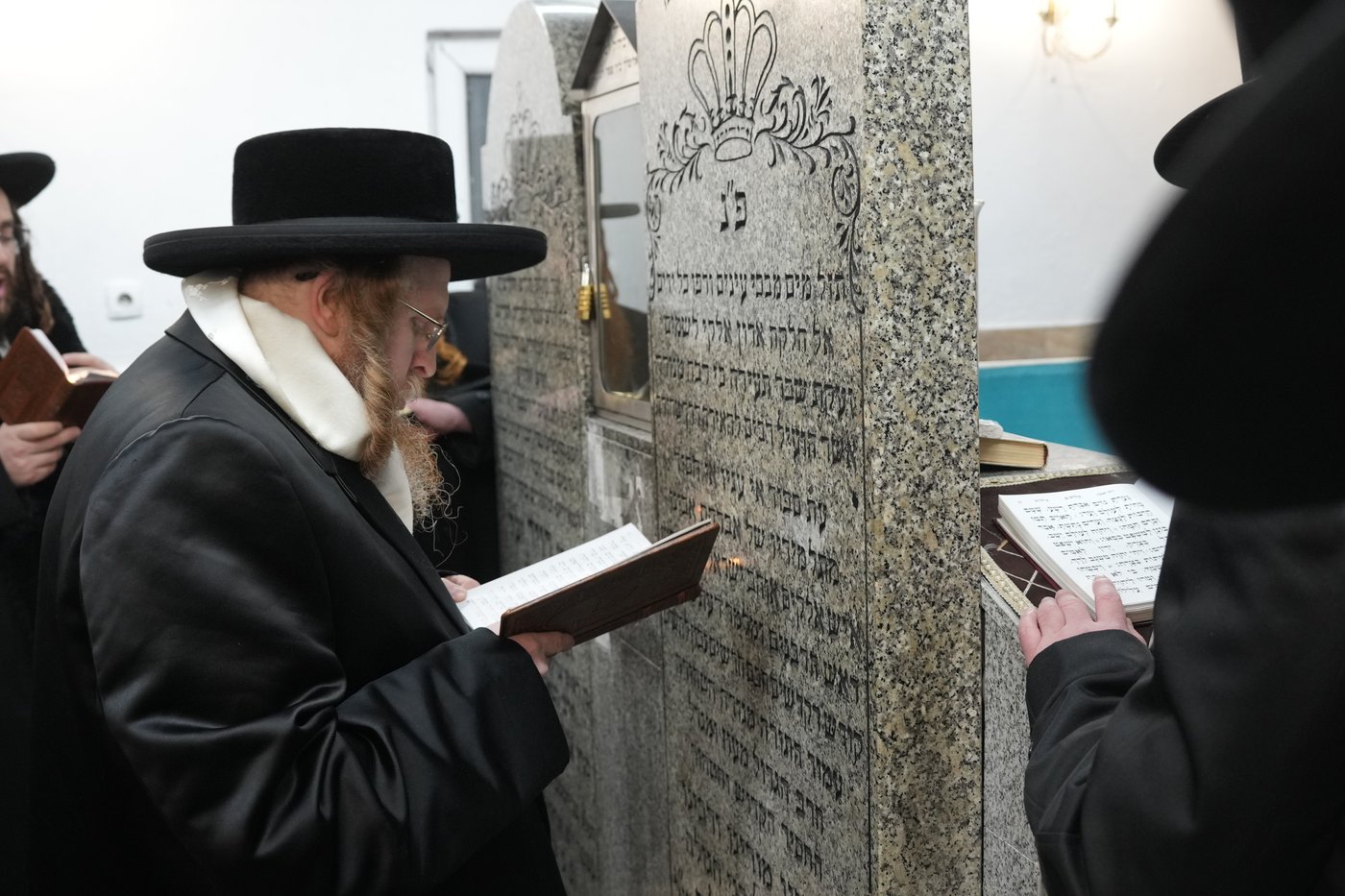 האדמו"ר משומרי אמונים במסע הקודש לפולין