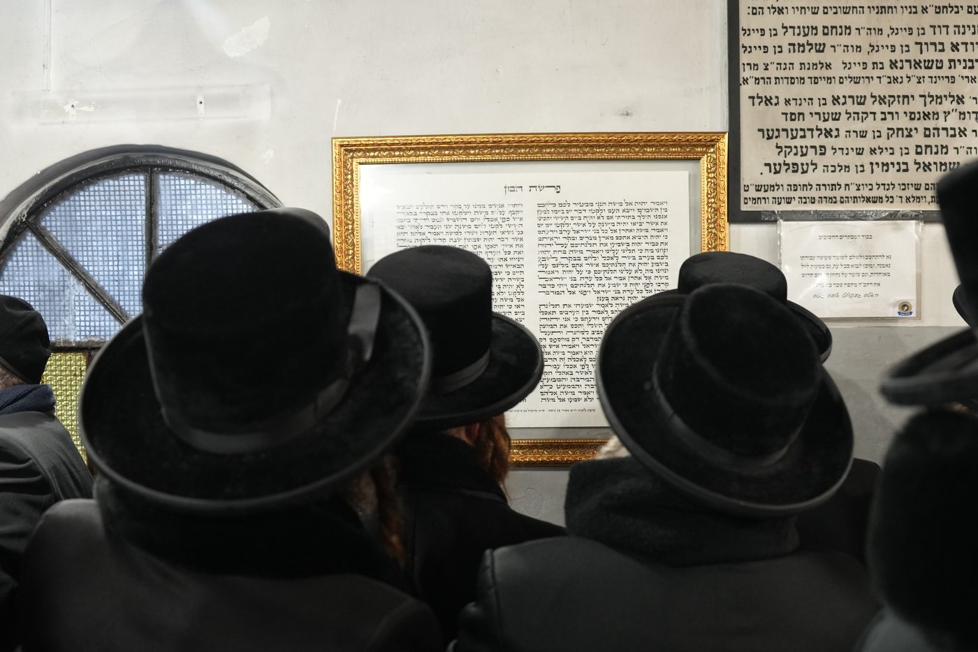 האדמו"ר משומרי אמונים במסע הקודש לפולין