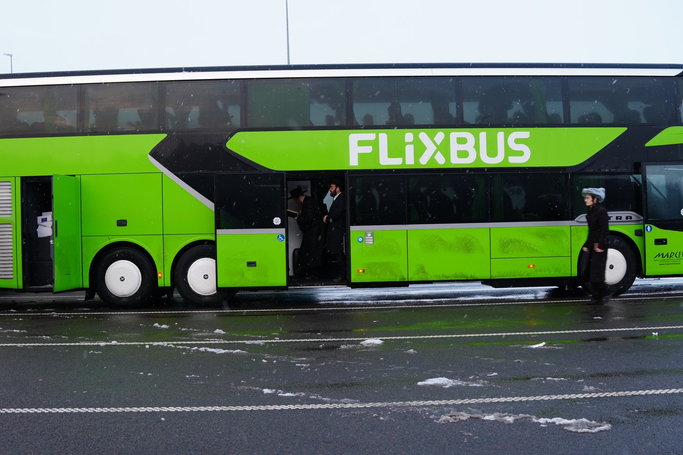 האדמו"ר משומרי אמונים במסע הקודש לפולין