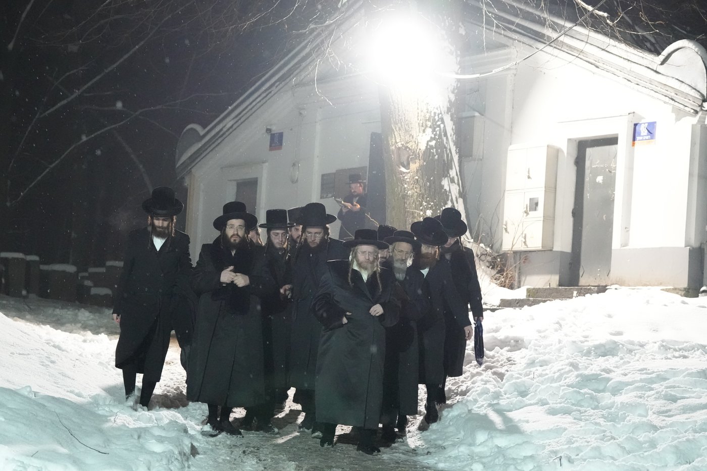 האדמו"ר משומרי אמונים במסע הקודש לפולין