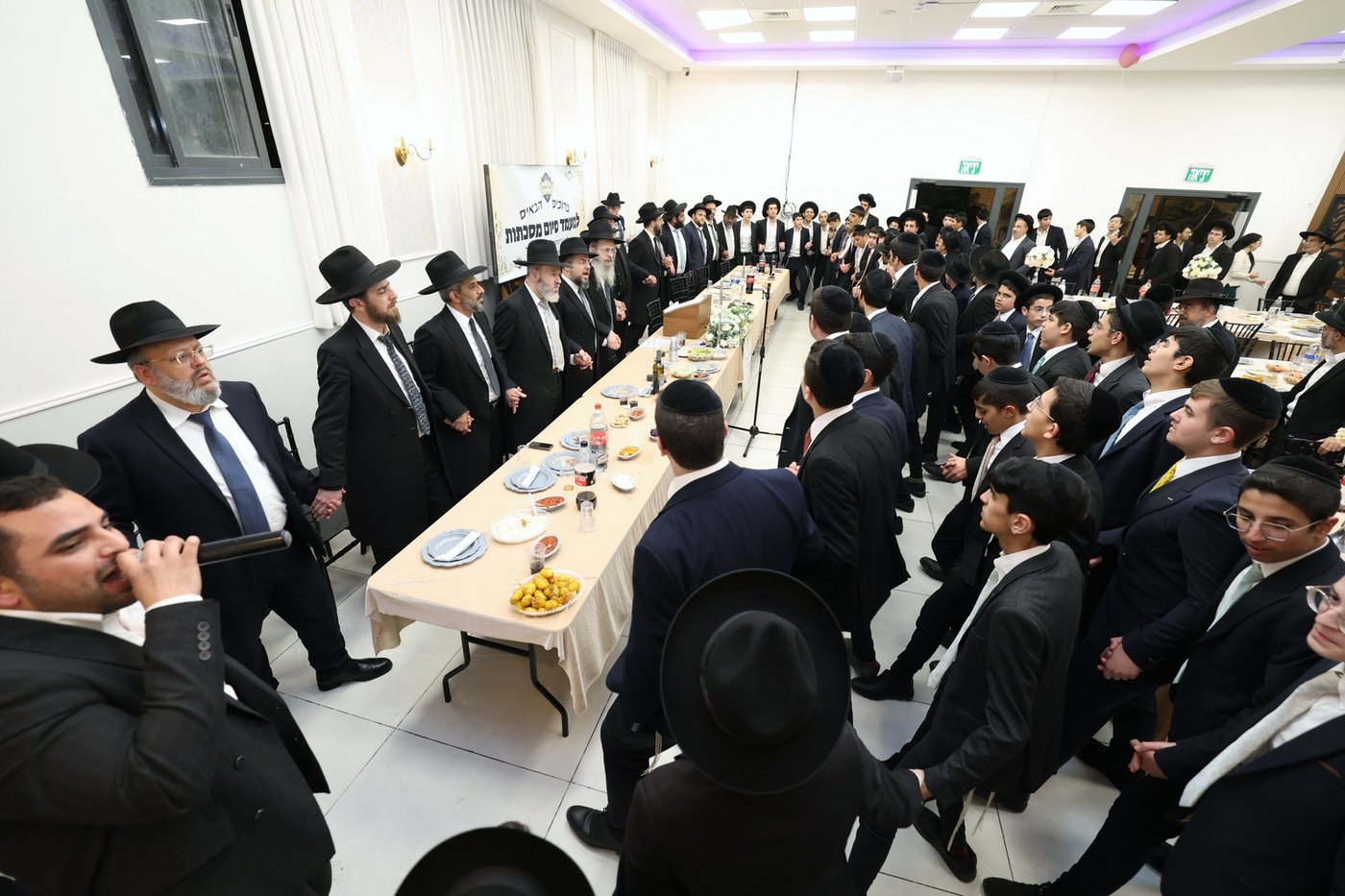 סיום הש"ס בישיבת 'דבר שמעון'