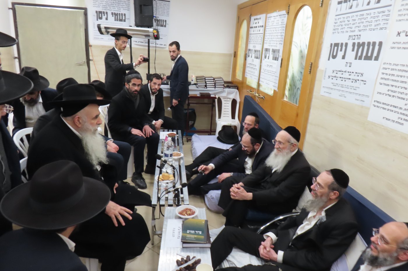 ניחום אבלים אצל הגה"צ עזרא ניסן 