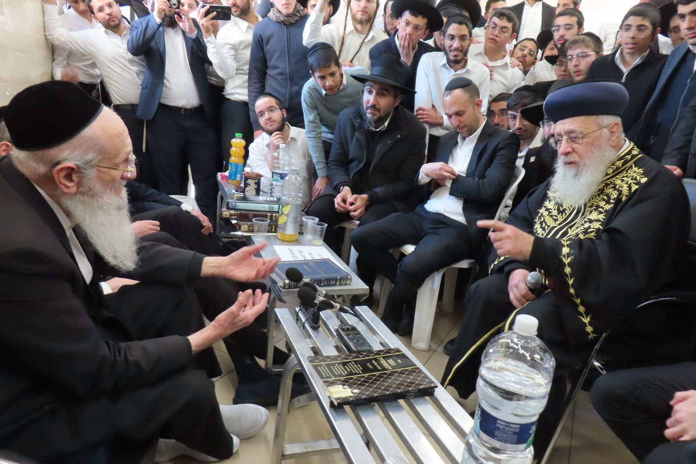 ניחום אבלים אצל הגה"צ עזרא ניסן 