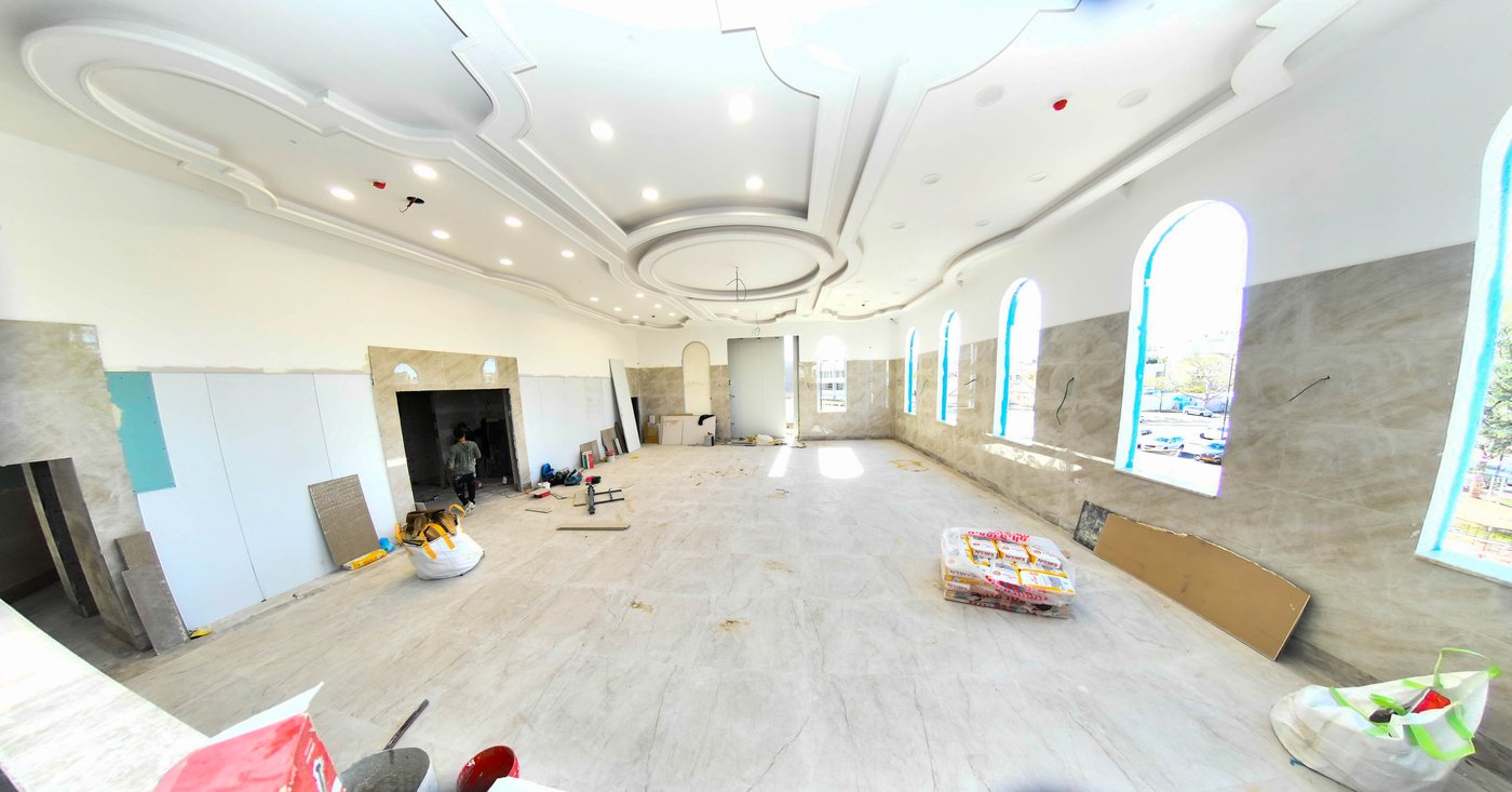 האדמו"ר מטעמשוואר אלעד בסיור בבית מדרשו