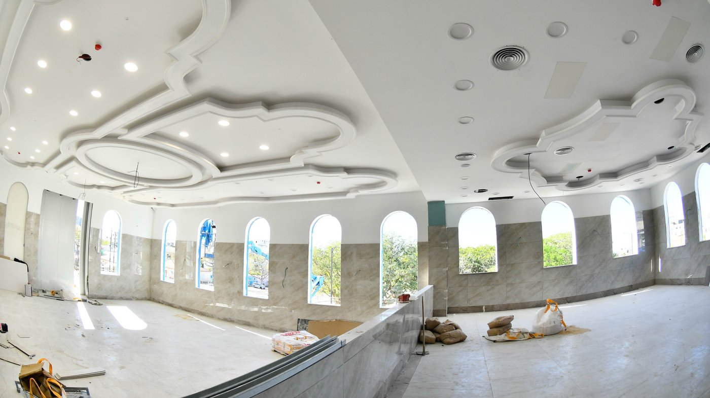 האדמו"ר מטעמשוואר אלעד בסיור בבית מדרשו