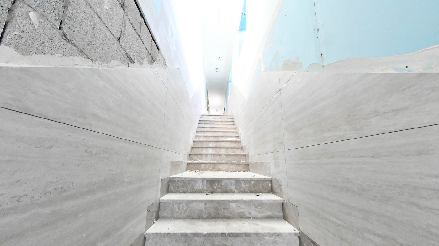 האדמו"ר מטעמשוואר אלעד בסיור בבית מדרשו