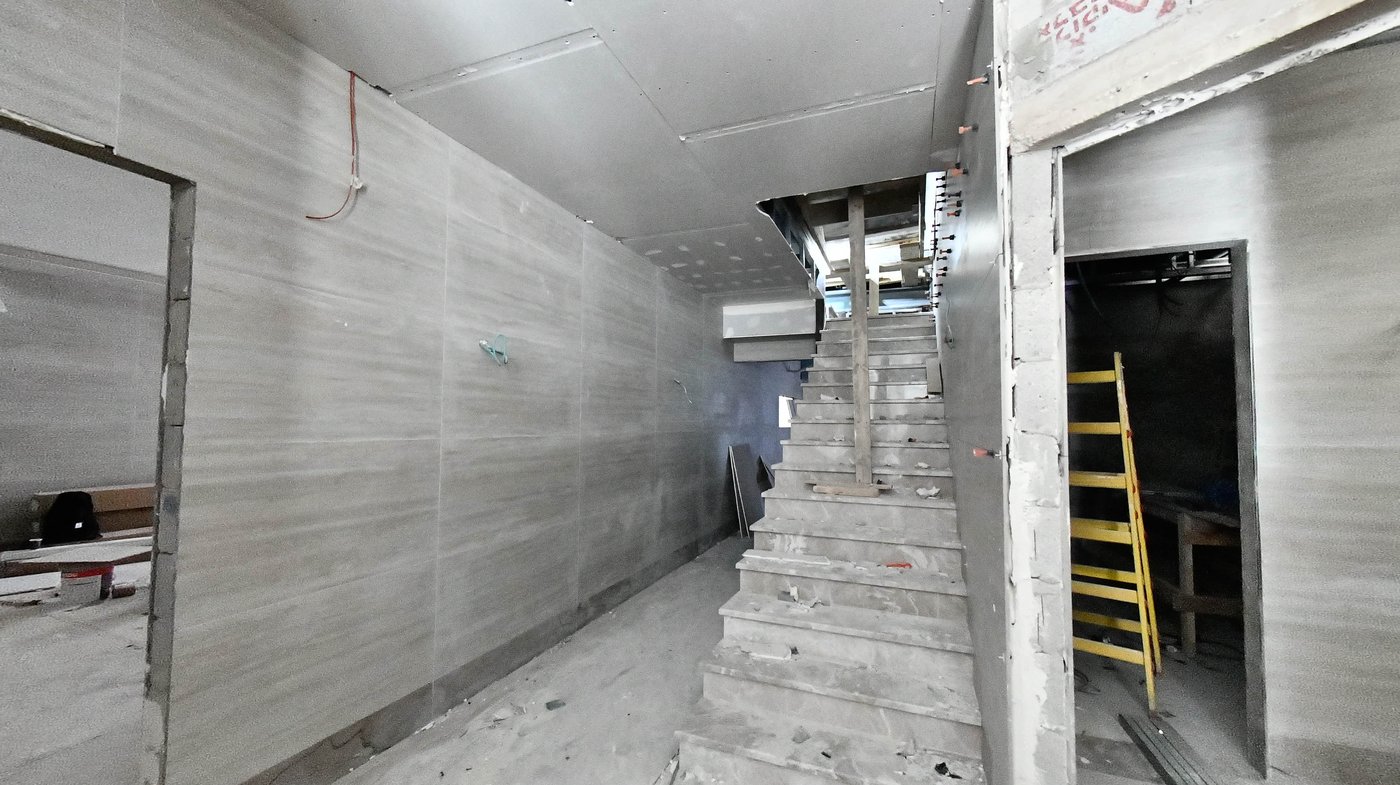 האדמו"ר מטעמשוואר אלעד בסיור בבית מדרשו