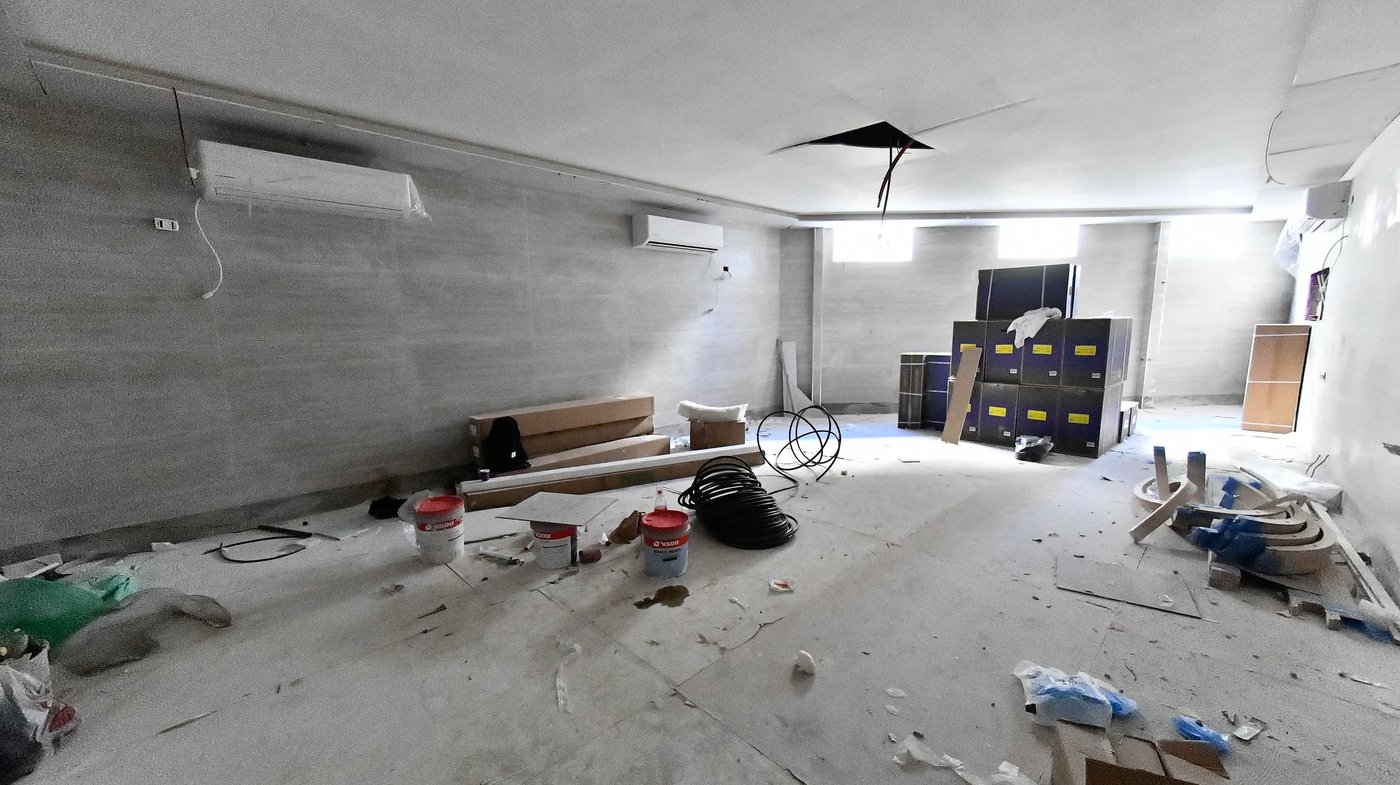 האדמו"ר מטעמשוואר אלעד בסיור בבית מדרשו