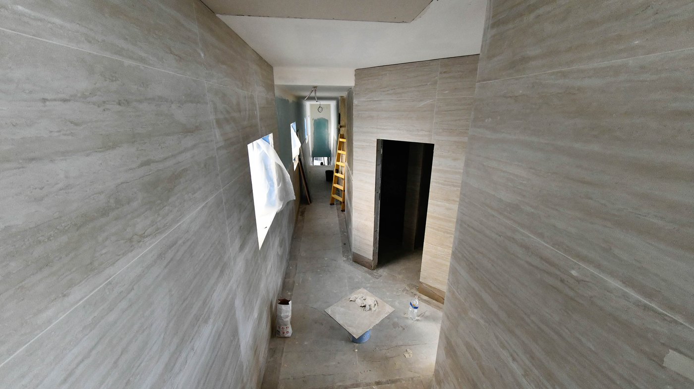 האדמו"ר מטעמשוואר אלעד בסיור בבית מדרשו