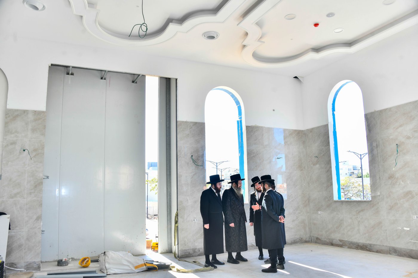 האדמו"ר מטעמשוואר אלעד בסיור בבית מדרשו