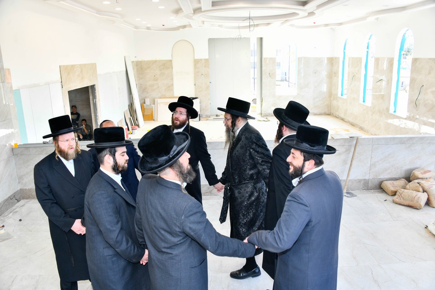 האדמו"ר מטעמשוואר אלעד בסיור בבית מדרשו