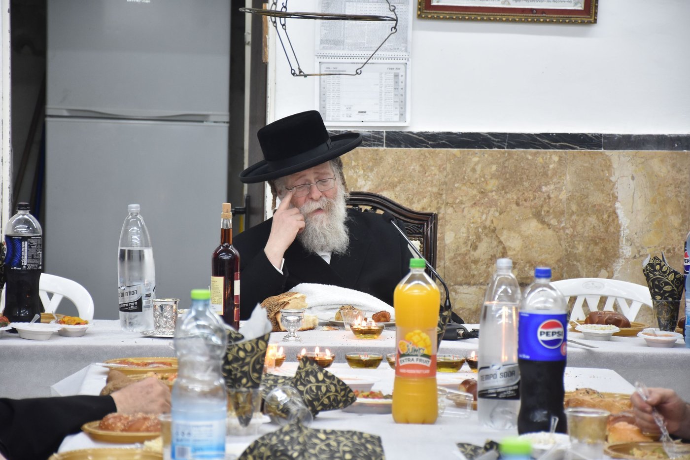 הרה"צ רבי חיים יוסף בידרמן בעריכת הטיש