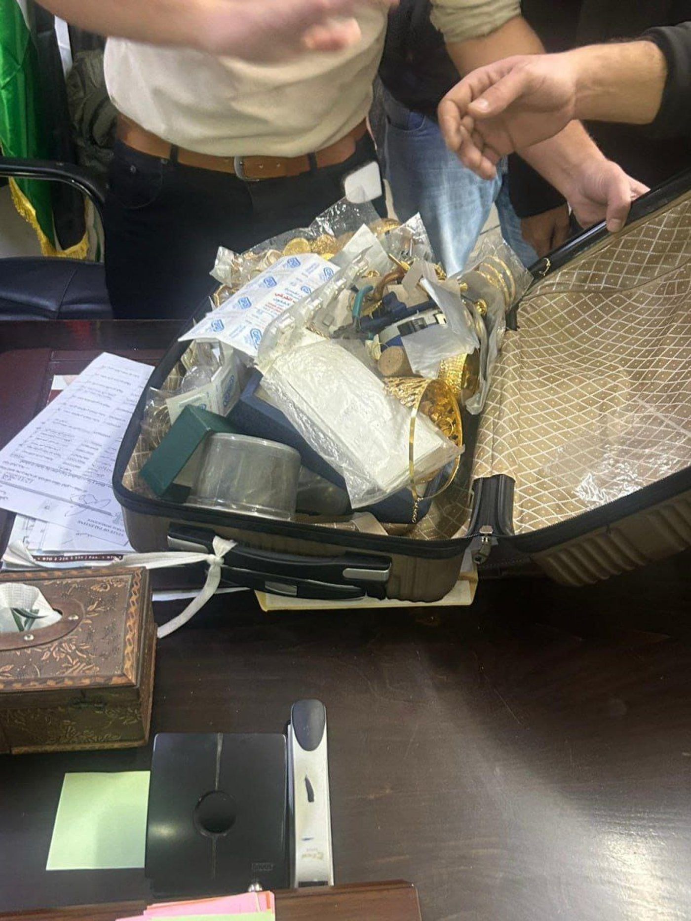 החשודים והזהב שנתפס