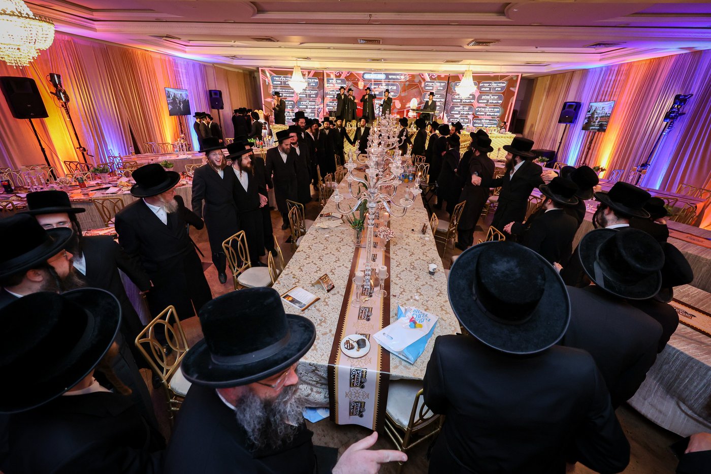 דינר להחיותינו במכנובקא בעלזא