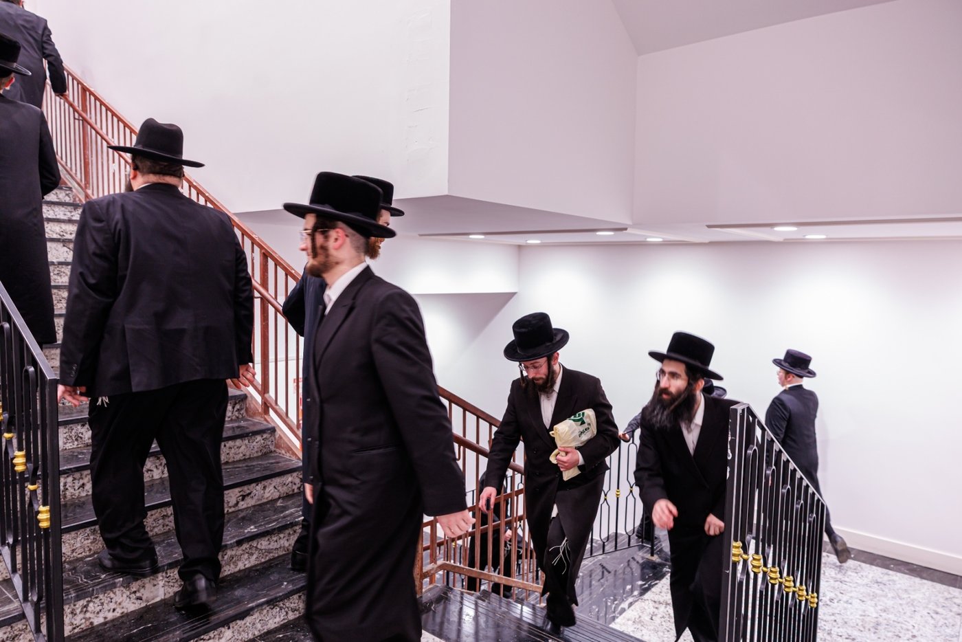 אסיפת התעוררות לרגל ימי השובבי"ם בחצה"ק באבוב 45