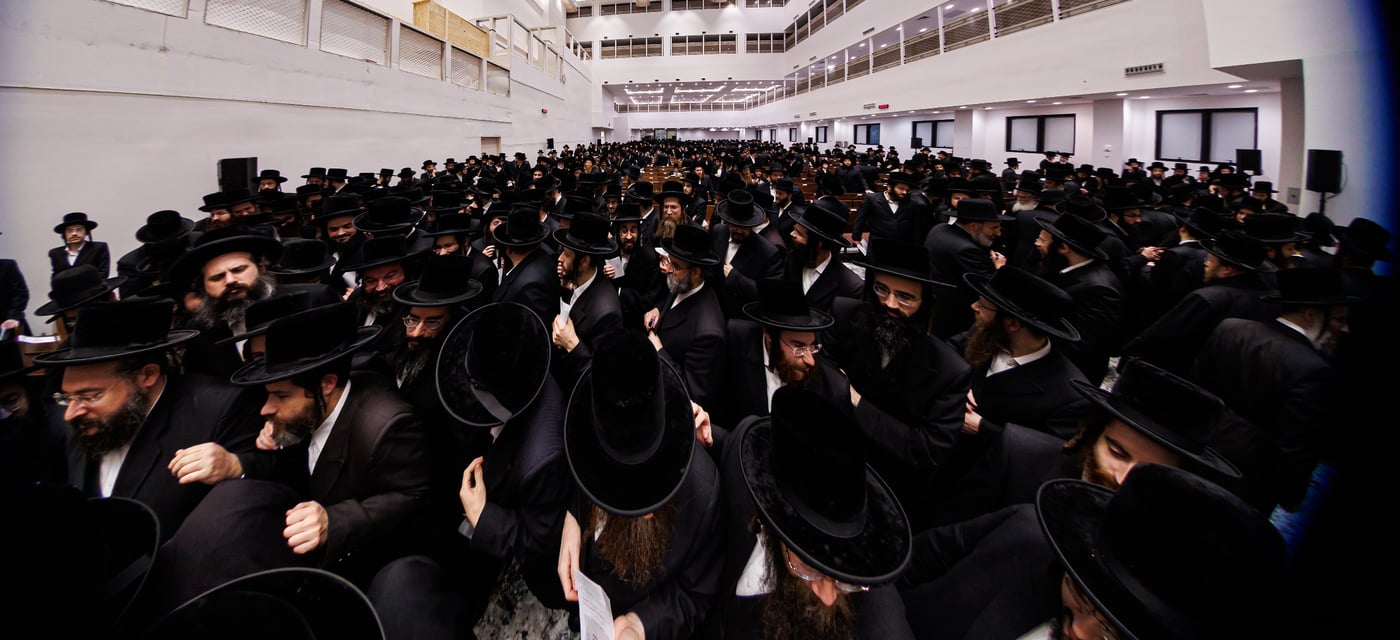 אסיפת התעוררות לרגל ימי השובבי"ם בחצה"ק באבוב 45