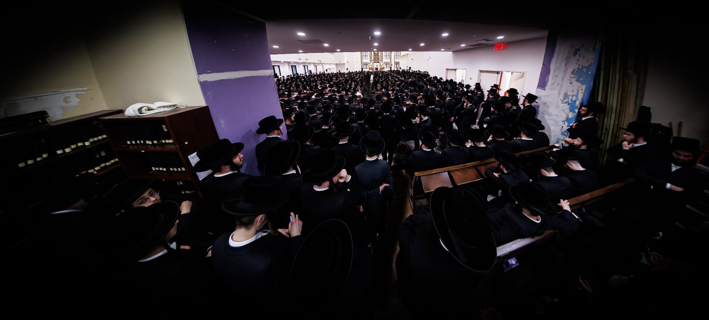 אסיפת התעוררות לרגל ימי השובבי"ם בחצה"ק באבוב 45