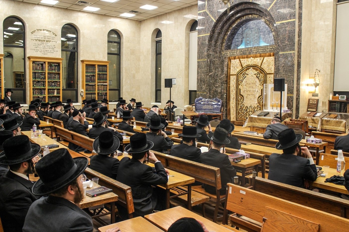 אסיפת התעוררות לרגל ימי השובבי"ם בחצה"ק באבוב 45