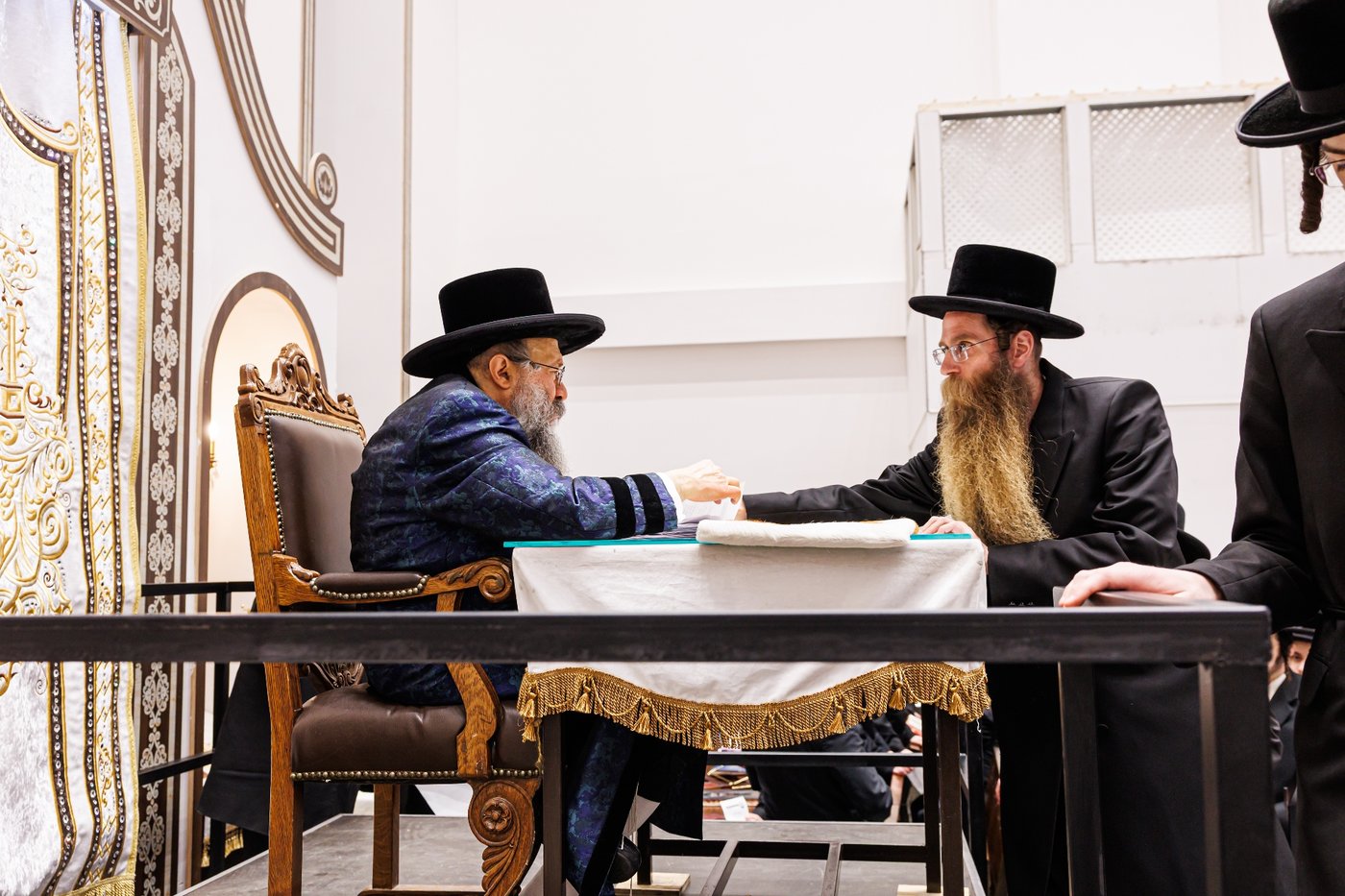 אסיפת התעוררות לרגל ימי השובבי"ם בחצה"ק באבוב 45